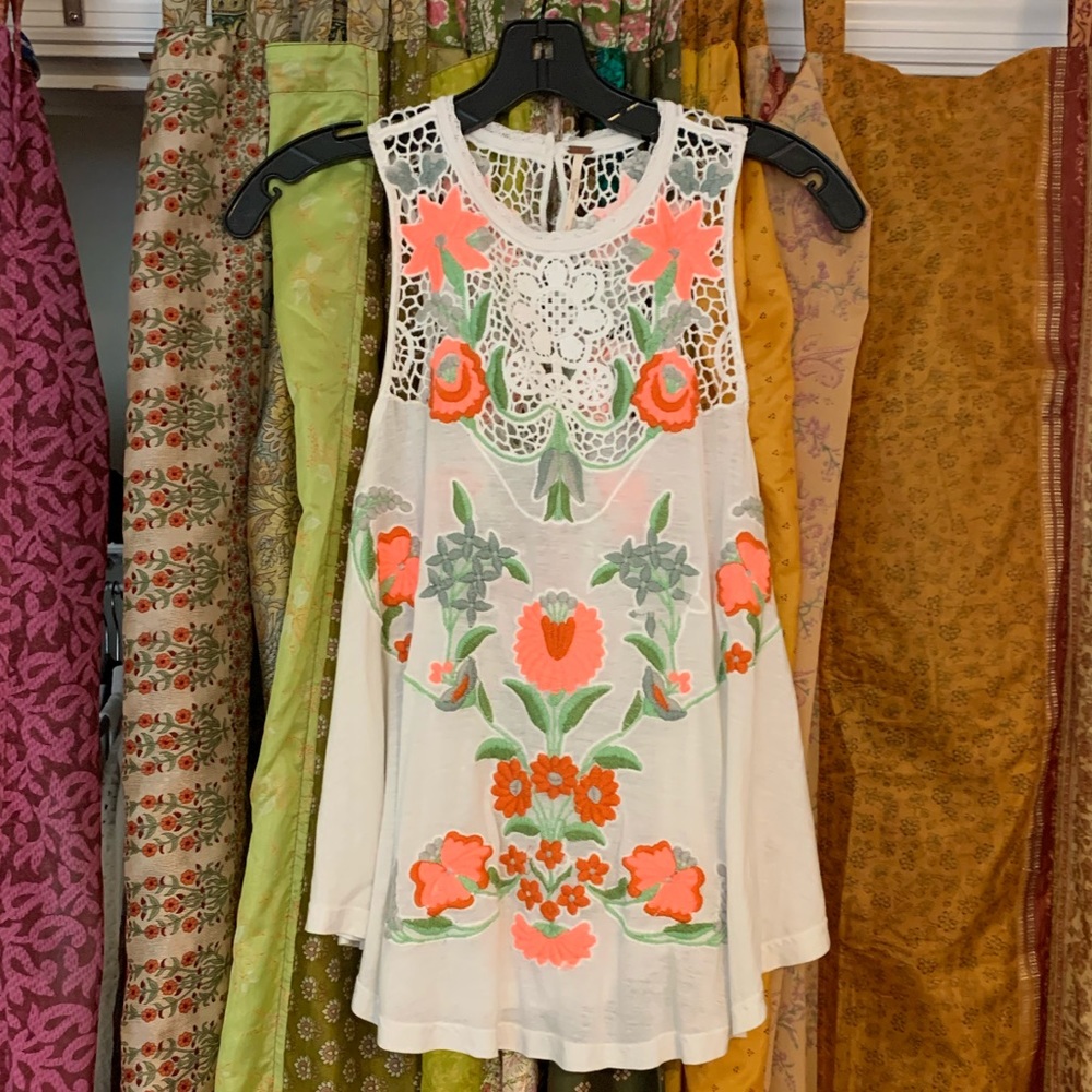 Free people flower power embroidered tank Size S